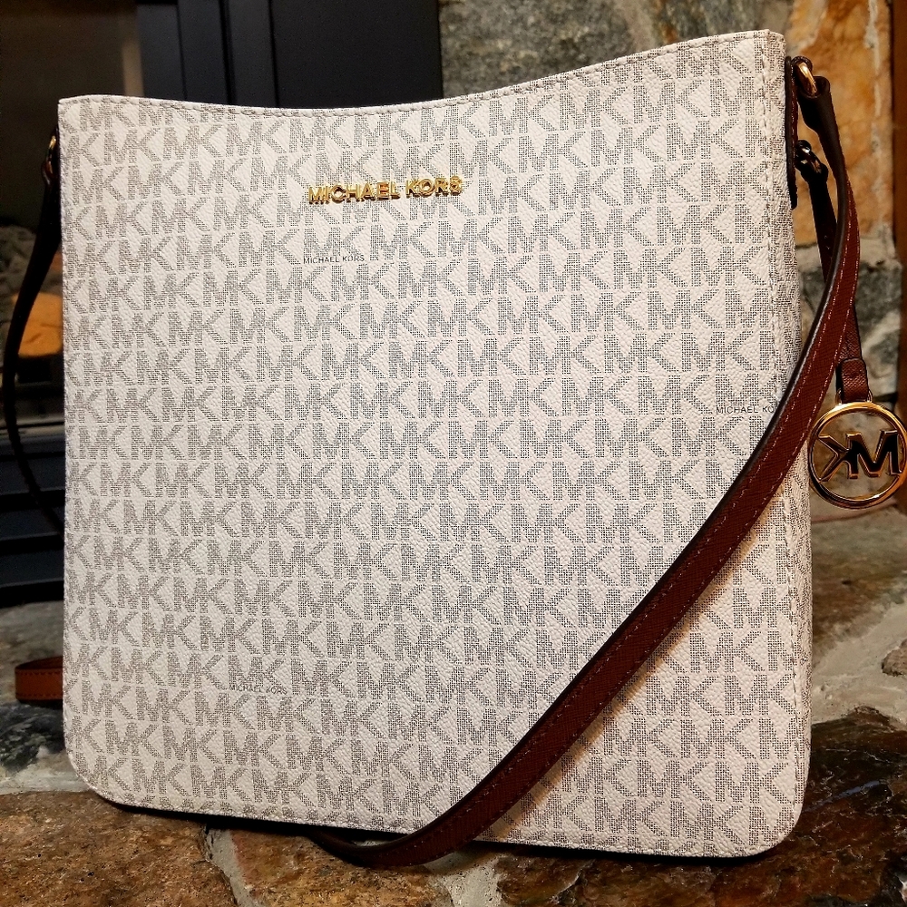 BNWT Michael Kors Logo Messenger Crossbody Bag💗